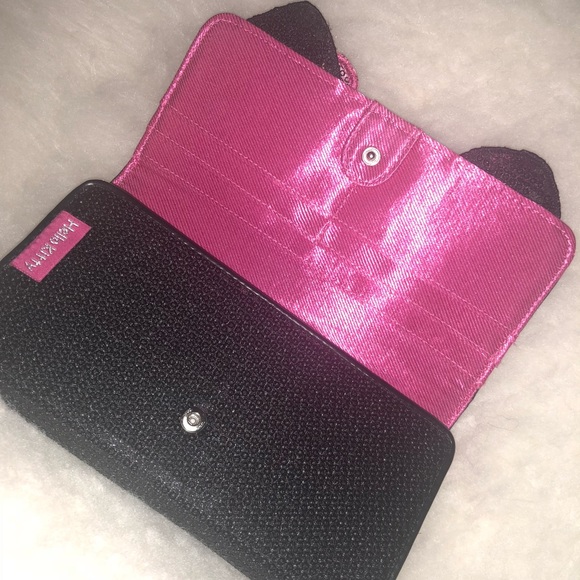 Hello Kitty Wallet - Picture 4 of 4